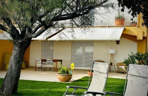 Bonifati House | Seaside Villa with private garden
