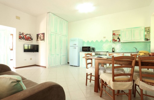 Case Peschiera-Lu Fraili House | Seaside villa surrounded by a lovely garden