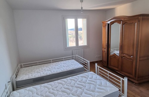 Theze House | seasonal rental minimum 3 nights