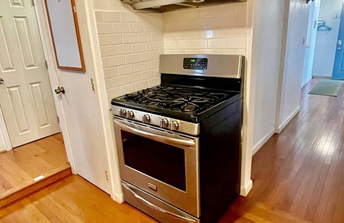 Pinehurst House | Seattle 2b large Kitchen&Laundry