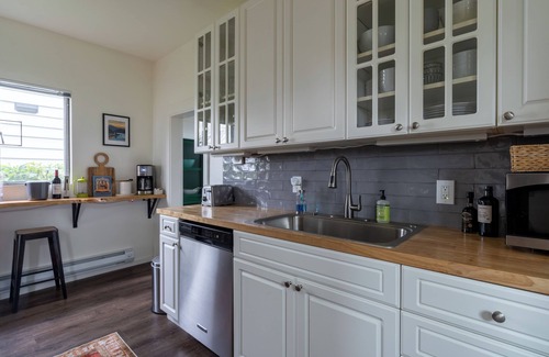 Ballard House | Seattle/Ballard Modern 2 bedroom home, close to all Seattle tourist attractions!