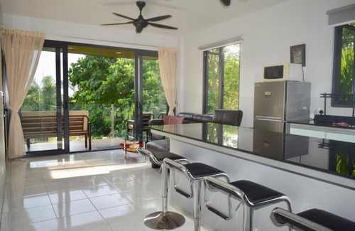 Kuala Teriang Apartment | Seaview apartment 4 Bedrooms