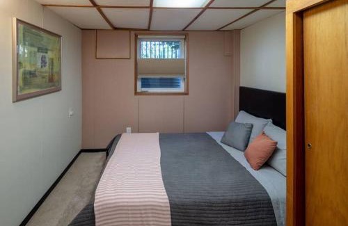 West Seattle House | Seaview Hideaway Heated Floors, free parking