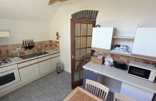 Goodwick Cabin | Secluded 2 Bed Lodge in coastal village Goodwick