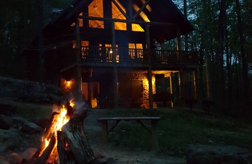 Warsaw Cabin | Secluded 3-bedroom cabin on 42 wooded acres with fishing pond, AC, WiFi
