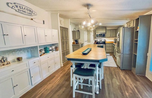 Fennville Cottage | Secluded 3-bedroom cottage near the beach w/hot tub/sauna, game room, fire pit.