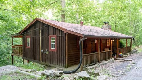 Smithville House | Secluded 3BR 1BA Cabin for Cozy Living