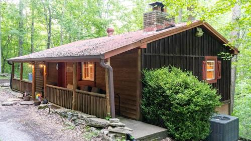 Smithville House | Secluded 3BR 1BA Cabin for Cozy Living