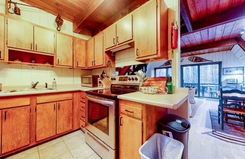 East Jamaica House | Secluded A-frame home near Mt. Snow and Stratton Ski with wood stove & streaming