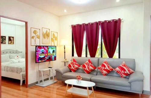 Liloan Apartment | Secluded Apartment with Full Kitchen & Balcony Garden View