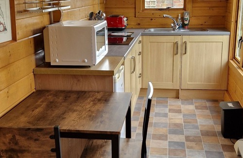 Storwood Cabin | Secluded Cabin Close to the Yorkshire Wolds on old Railway Line
