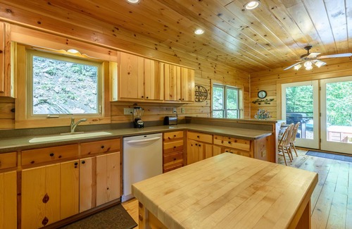 Todd Cabin | Secluded Cabin in the Serene Mountains