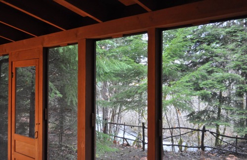McKenzie Bridge Cabin | Secluded Cabin on Horse Creek, Outdoor Camp Kitchen, Sauna & Bathouse