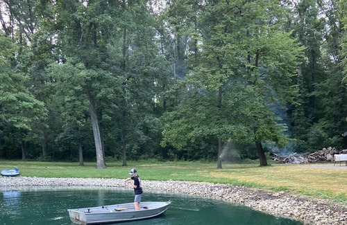 Houston House | Secluded Camper in the woods with swimming fishing pond