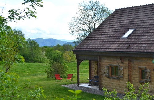 Onoz House | Secluded chalet in the sun with breathtaking views of a wooded valley