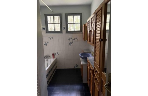 Pontgouin House | Secluded cottage, 24-hour party allowed, lake, nature