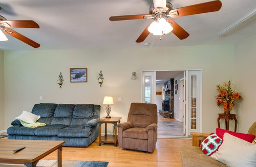 Diamond City House | Secluded Diamond City Home w/ Fire Pit!
