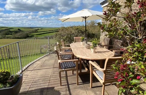 Malborough House | Secluded Escape Near Salcombe - Newhouse Barn