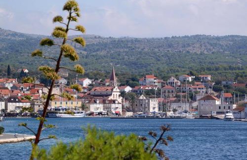 Cove Makarac (Milna) House | Secluded family friendly house Milna, Brac - 12229
