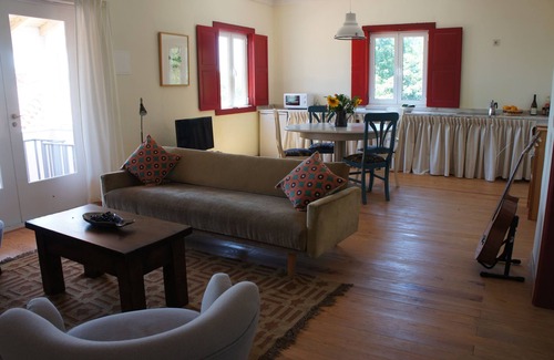 Caramulo Other | Secluded farmhouse on south slope with excellent views and large private pool