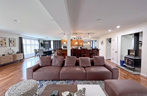 Stonington House | Secluded Farmhouse Retreat - Minutes from Mystic