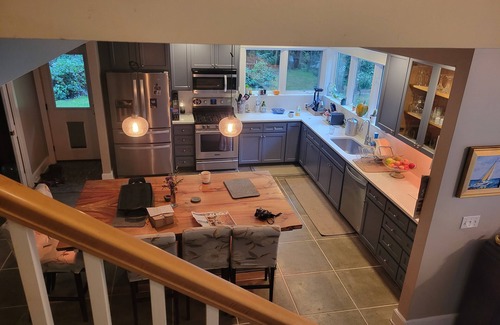 Bainbridge Island House | Secluded large family home on Beautiful Bainbridge Island, town and trails close