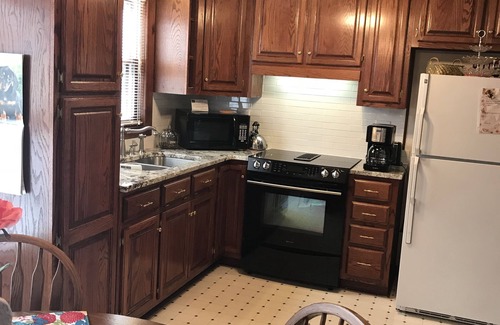 Sautee Nacoochee Cabin | Secluded Log Cabin on creek; near Helen, Anna Ruby Falls and Unicoi