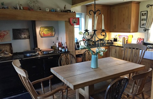 Wedmore House | Secluded Luxury Character Farm House on the Somerset Levels.