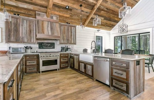 Farmerville House | Secluded Luxury Lake House on Lake D'arbonne: Firepit, Kayaks & More
