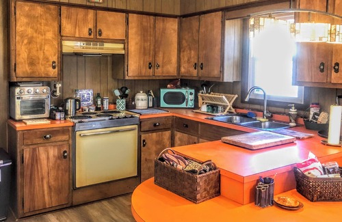 Jefferson House | Secluded mountain hideaway w/hot tub. Close to town and pet-friendly!