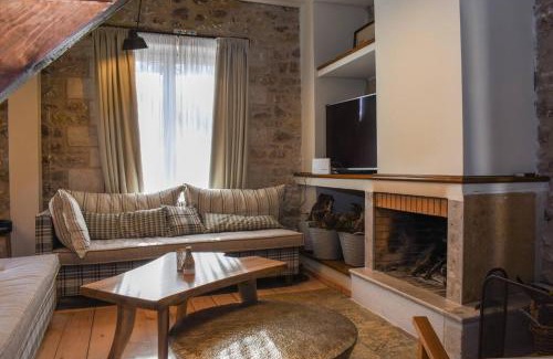 Dimitsana Villa | Secluded Mountain Refuge - Theonimfi Paradise Gem