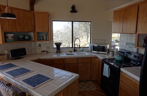 Squaw Valley House | Secluded mountain getaway with amazing views - pet friendly