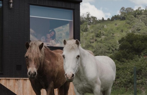 Doon Doon House | Secluded Off-Grid Cabin Mountain Views - Malaya
