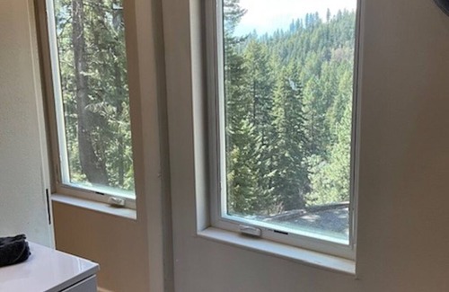 Rathdrum House | Secluded, quiet mountain retreat in the heart of North Idaho close to activities