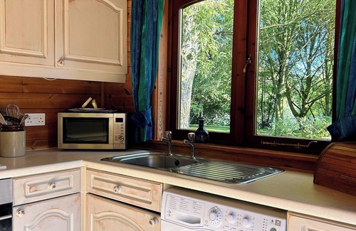 Allerthorpe Cabin | Secluded Rustic Lodge - A digital Detox Paradise