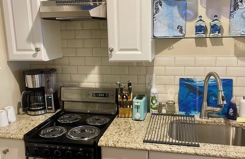 Harlem Apartment | Secluded, Scenic One Bedroom Suite Masters Rental