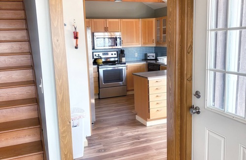 James Creek Cabin | Secluded/Spacious Cabin with 5 BR, 5 min to resort