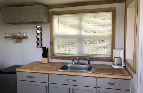 Delhi Apartment | Secluded studio with lake view & fire pit for upstate getaway. Near Cooperstown