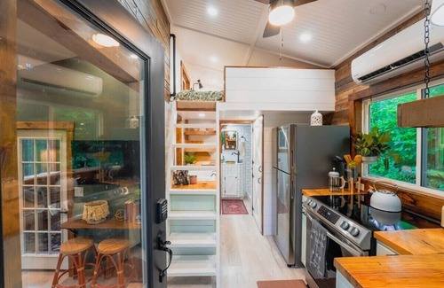 Powell Cabin | Secluded Woodland Cabin | Eggs & Clawfoot Tub