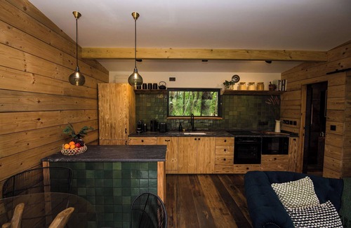Burythorpe Cabin | Secluded Yorkshire Cabin with Private Lake, Sauna & Fire Pit