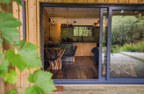 Burythorpe Cabin | Secluded Yorkshire Cabin with Private Lake, Sauna & Fire Pit