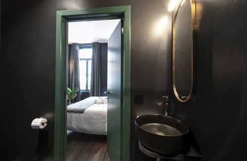Broekwijk Bed & Breakfast | Secret Walls