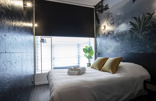 Broekwijk Bed & Breakfast | Secret Walls