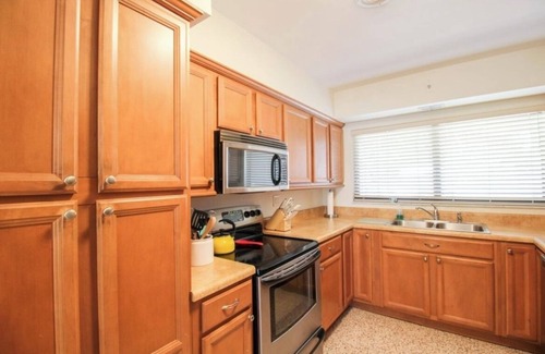 Southgate House | Secure, so convenient, updated, spacy 2 bedrm home; fenced yard, WiFi, parking.