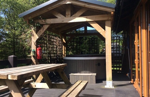 Taynuilt Cabin | Seil Cabin - charming cabin with stunning loch views and hot tub.
