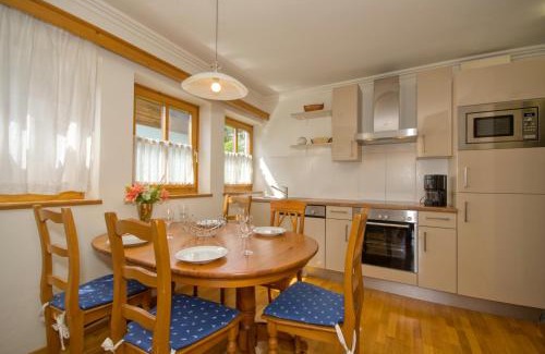 Furth Apartment | Select Top 4 - by Alpen Apartments