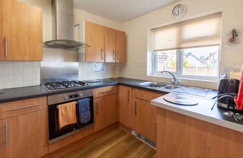 Hoveton Cottage | Self Catering 2 Bedroom Kingfisher Lure in Wroxham, Norfolk, Norfolk Broads, Eng
