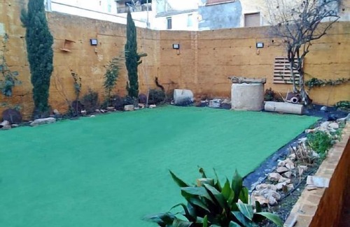 Miralcamp Cottage | Self catering Cal Tarragona for 8 people