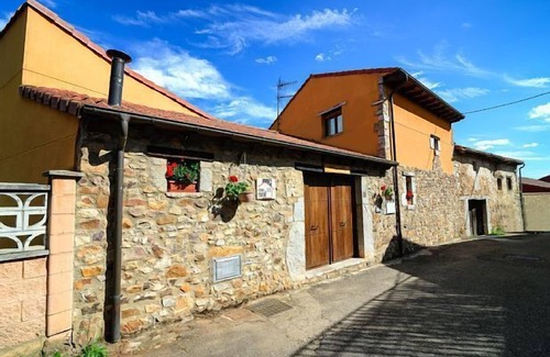 Brugos de Fenar Cottage | Self catering El Henar del Rey for 4 people