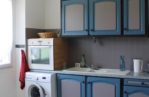 Saint-Julien-de-Peyrolas Apartment | Self-contained apartment with Jacuzzi and terrace, near the Ardèche gorges